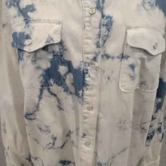 🔥Host pic🔥Tommy Hilfiger acid wash denim shirt - Picture 2 of 9